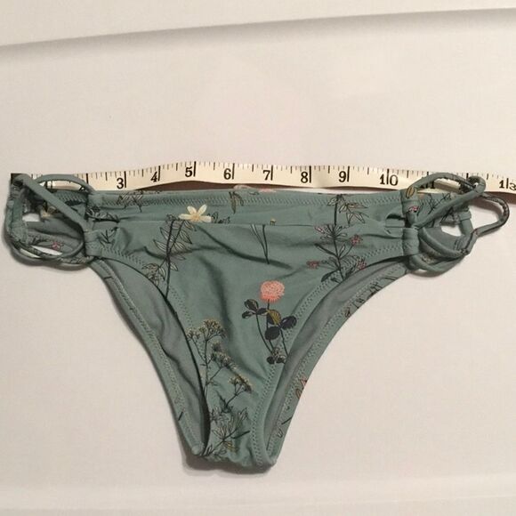 O’Neill wrap top cheeky bottom bikini. NWT - Picture 13 of 13